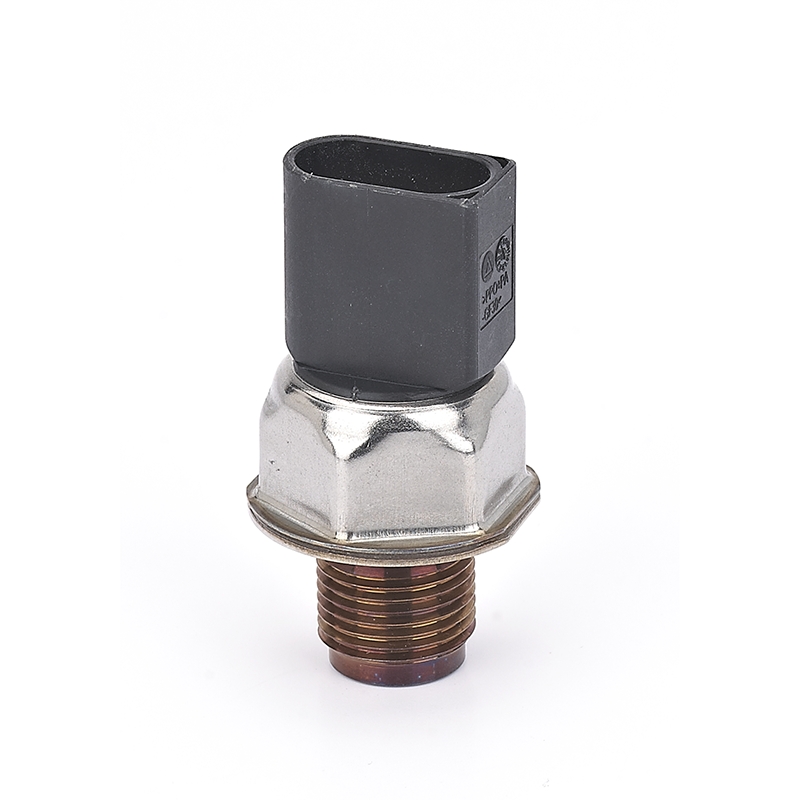 Como um sensor de pressão do trilho de combustível melhora a eficiência e o desempenho do motor?